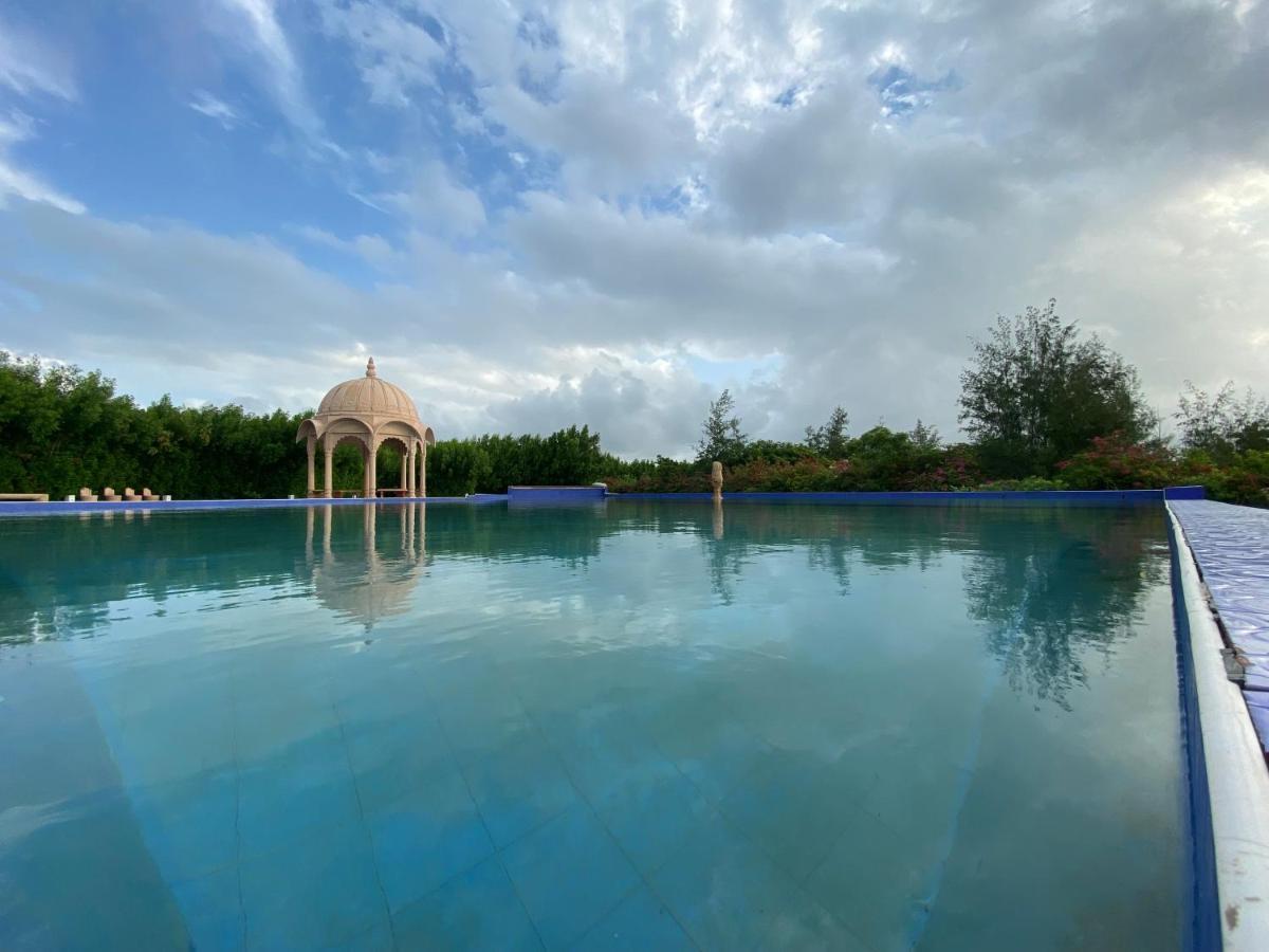 City The Village Beach Resort Laeja Luaran gambar