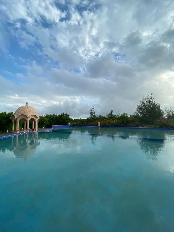 City The Village Beach Resort Laeja Luaran gambar