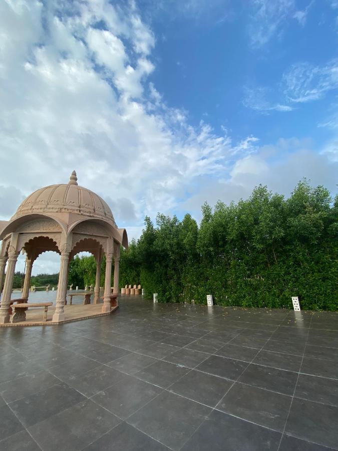 City The Village Beach Resort Laeja Luaran gambar