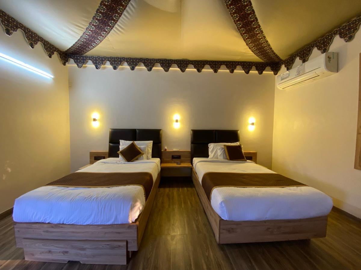 City The Village Beach Resort Laeja Luaran gambar