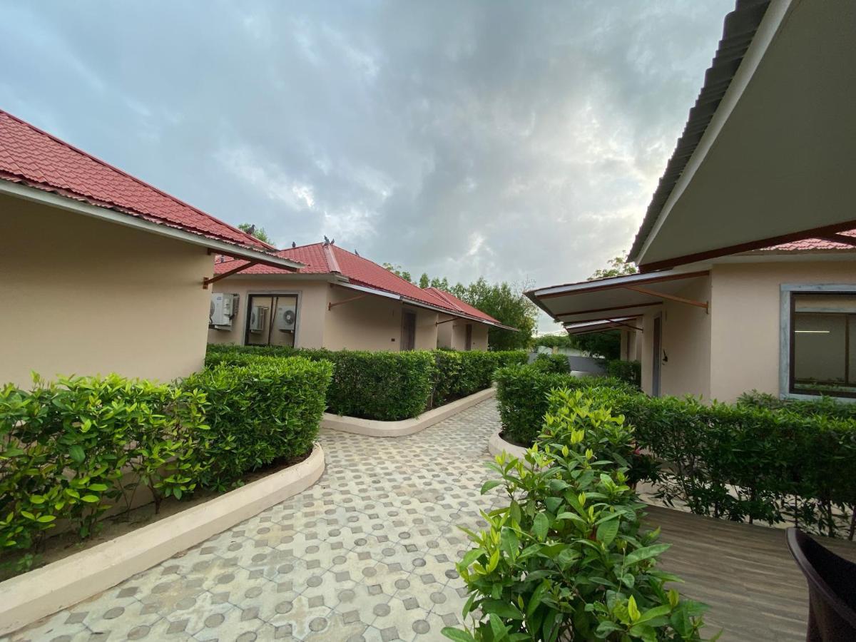 City The Village Beach Resort Laeja Luaran gambar