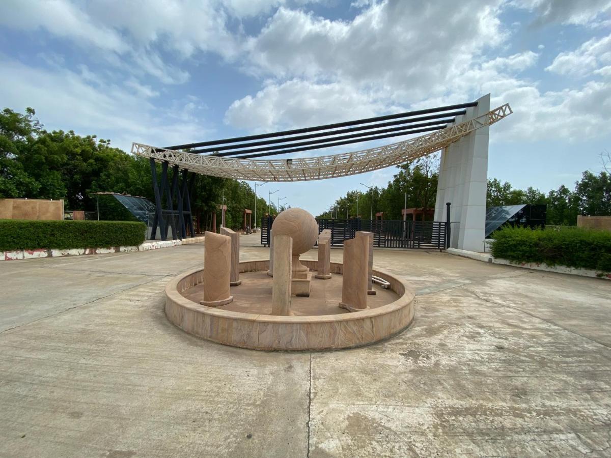 City The Village Beach Resort Laeja Luaran gambar